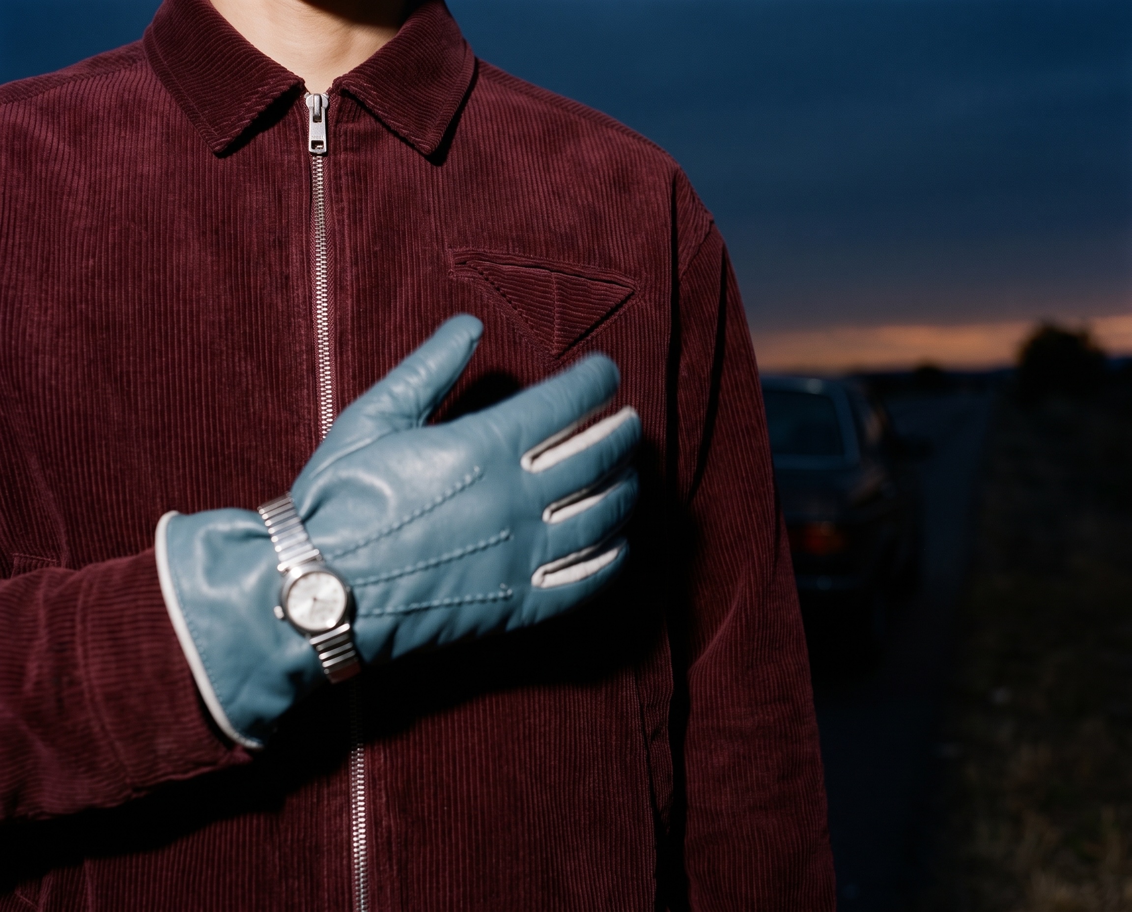 Corduroy Jacket and Carpenter Jeans: glove detail